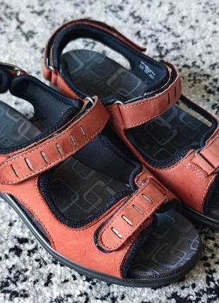 Дуже стильні і комфортні босоножки від бренду hotter scarlett nubuck