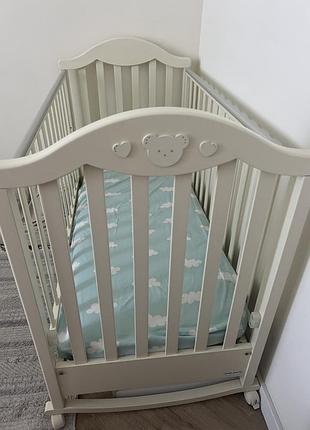 Продам дитячий комплект ліжечко + комод + матрац італійського бренду baby italia в гарному стані