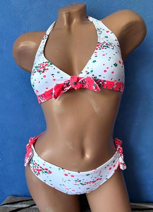 Гарний купальник