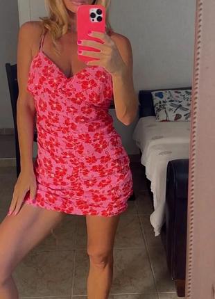 Яркое летнее платье zara
