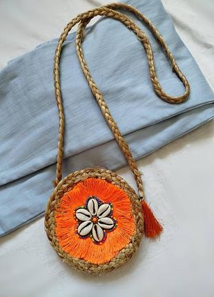 Круглая соломенная сумка через плечо с ракушками /сумочка из соломы ручной работы handmade