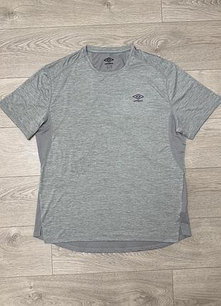 Удобная серая спортивная футболка умбро umbro, размер xxl, оригинал