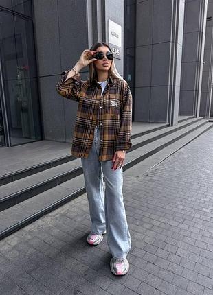 Жіноча сорочка в клітинку