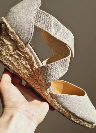 Босоніжки танкетка з текстилю 41-42