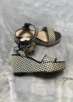 Женские босоножки на танкетке / высокие босоножки на платформе