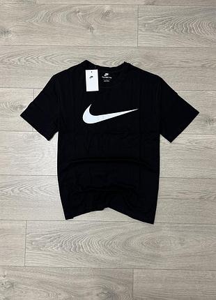 Нова чорна футболка найк big swoosh nike the nike tee, розмір m, оригінал