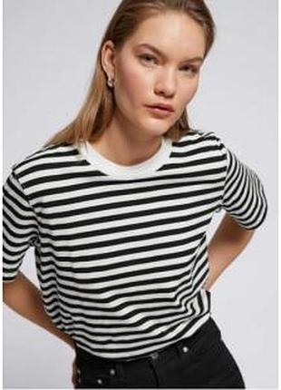 Футболка с короткими рукавами и принтом «& other stories» в однотонную полоску s