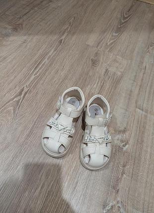 Босоножки для девочки 2