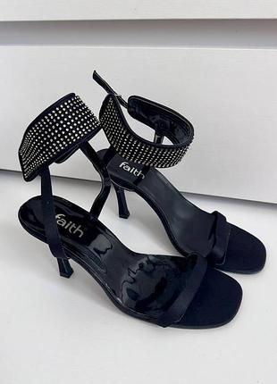 Босоніжки від faith