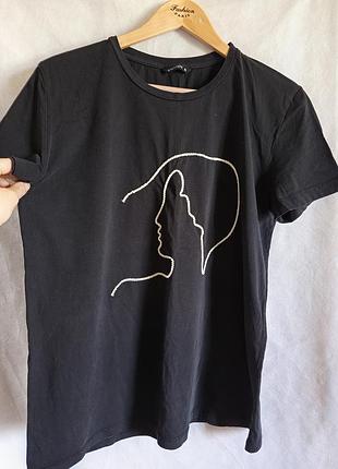 Футболка с вышивкой