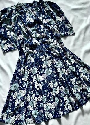 Коротка сукня