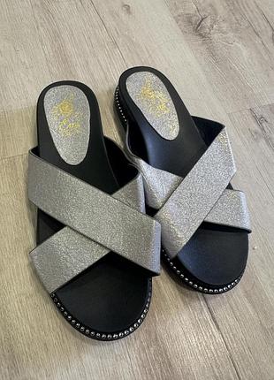 Женские шлепки