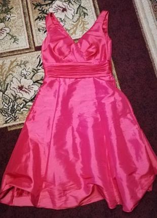 Новое нарядное праздничное платье размер с-м ткань, сверкающее на свету