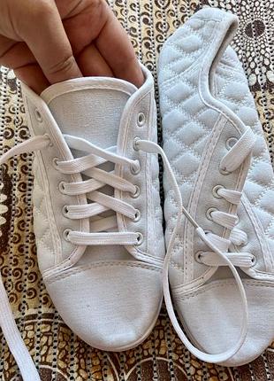 Кеди жіночі білі нові