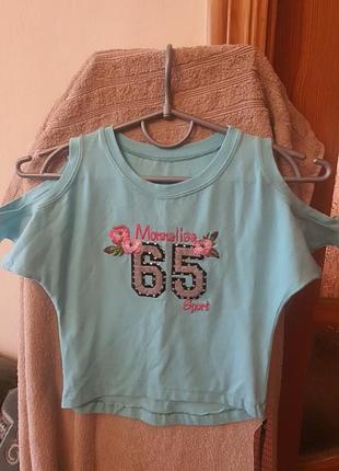 Детская летняя футболка голубого цвета с вышивкой спереди, расшитой стразами, короткая короткие с отверстиями на плечах, моднвя,новая,котон.не секонд.