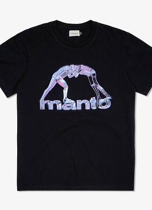 "manto"

деталі:
▫️ dtf-друк — чіткий, довговічний, не тріскає;
▫️ розміри: хs–2xl;
▫️ склад: 95% бавовна / 5% поліестер.