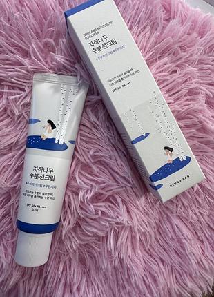 Зволожувальний сонцезахисний крем - round lab birch juice moisturizing sun cream spf50+ pa++++