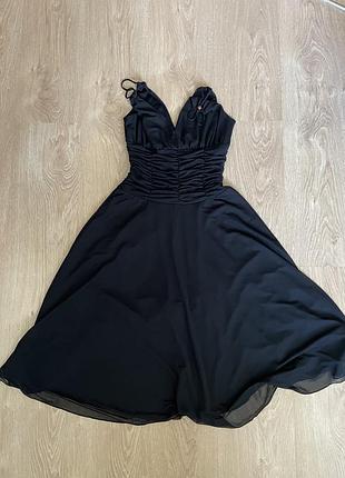 Чорна міді сукня