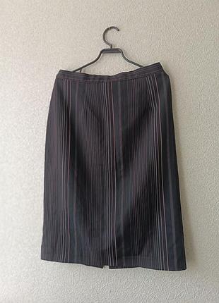 Офисная юбка-миди в полоску черная