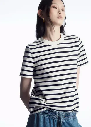 Футболка cos  размер s новая коллекция