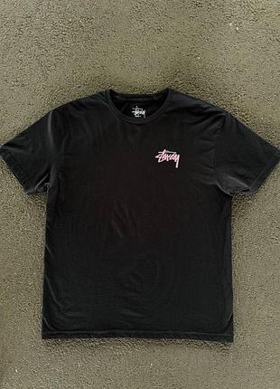 Футболка "stussy x bape"

деталі:
▫️ dtf-друк — чіткий, довговічний, не тріскає;
▫️ розміри: хs–2xl;
▫️ склад: 95% бавовна / 5% поліестер.