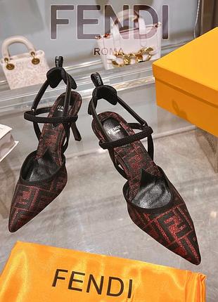 Босоніжки жіночі