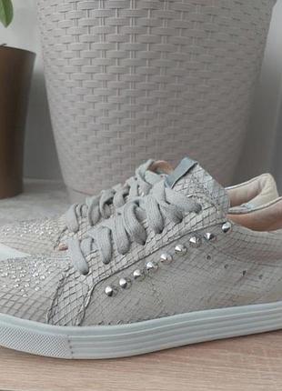 Кеди, кросівки жіночі