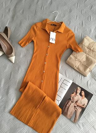 Стильное новое платье поло в рубчик от zara в размере м в роскошном цвете