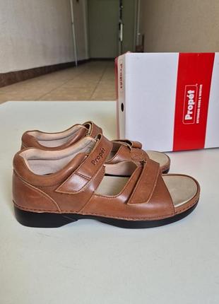 Шкіряні сандалі 42-43 р босоніжки липучки propet