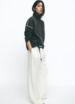 Светр zara із контрастною окантовкою