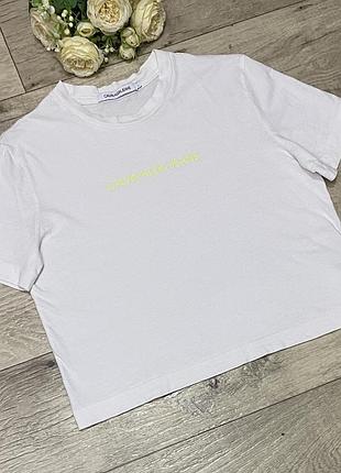 Укороченная белая оверсайз футболка calvin klein, р.s-m