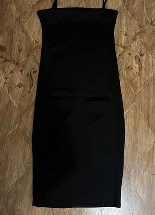 Чорна сукня