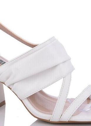 Босоніжки жіночі стильні тренд