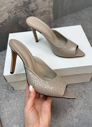 Хіт сезону мюлі на шпильках із натуральної шкіри