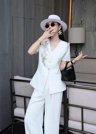 Костюм жіночий