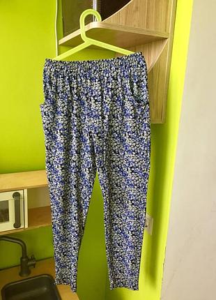 Легкі вільні трикотажні брюки/ штани-гаремки next з віскози в квіти/ 8-10 років/140 см