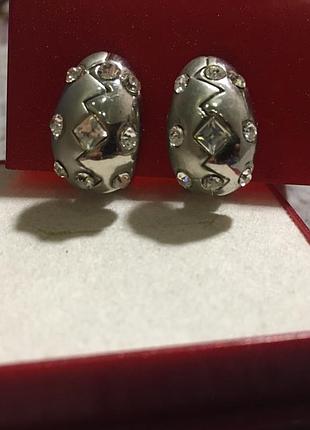 Винтажные клипсы.