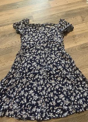 Сукня жіноча