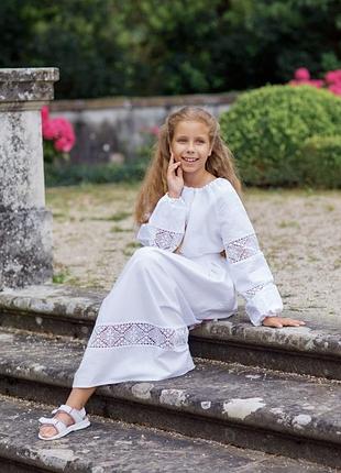 Сукня вишиванка для дівчинки біла по білому довга