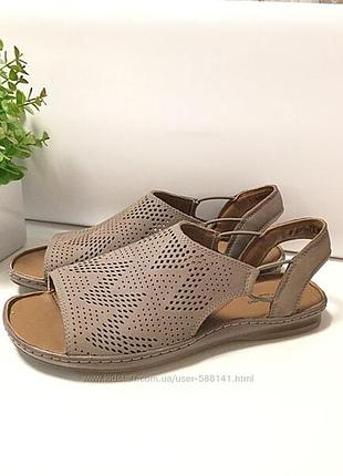 Р.39.5 clarks женские кожаные босоножки оригинал