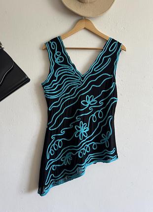 Вишитий топ майка асиметрична