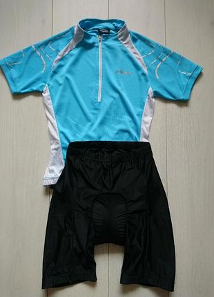 Велокостюм велофутболка и велошорты s размер