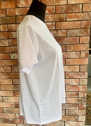 Базова нова футболка