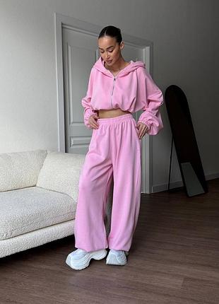 Женский спортивный костюм
