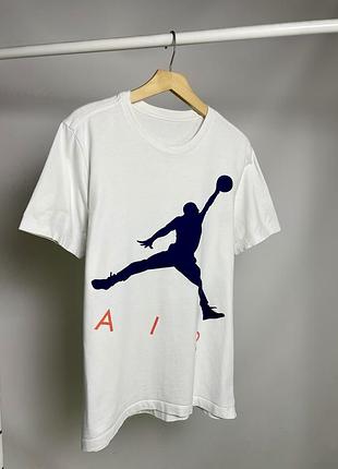 Jordan air розмір м як нова!!! оригінальна біла футболка з великим логотипом