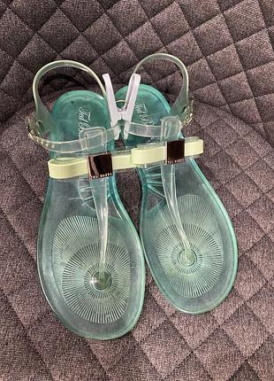 Босоніжки tad baker