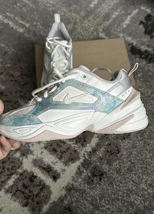 Кросівки жіночі nike 37.5