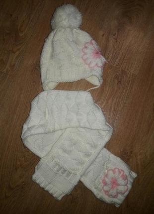 Детская зимняя шапка с шарфиком.