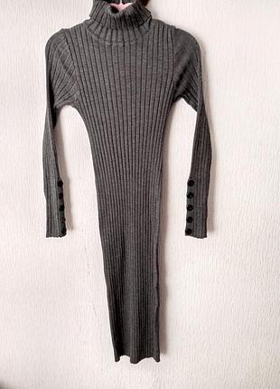 Платье вязаное в рубчик