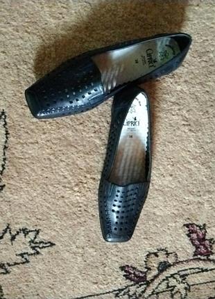 Туфлі мокасини з перфорацією caprice , оригінал.